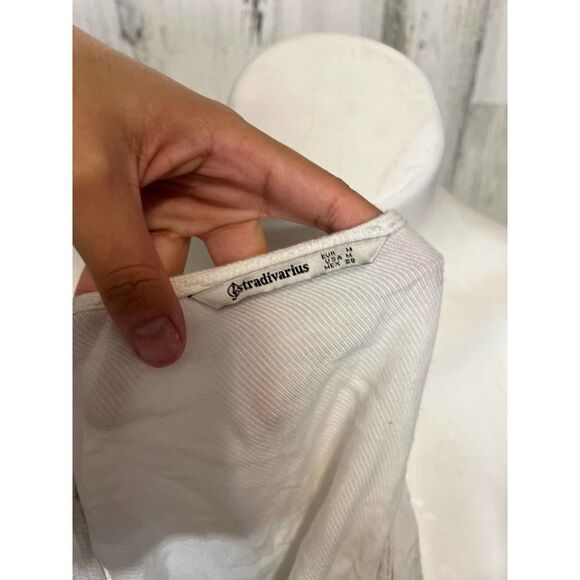 White blouse - Picture 4 of 5